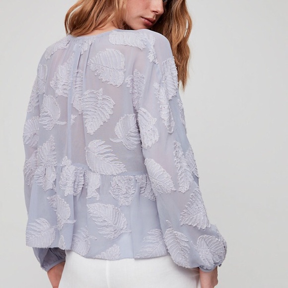 Wilfred — Augustine Blouse
Cropped, peplum blouse - Picture 5 of 6